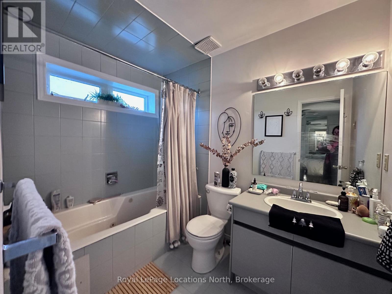 206 - 107 Wintergreen Place, Blue Mountains, Ontario  L9Y 0P8 - Photo 12 - X12349248