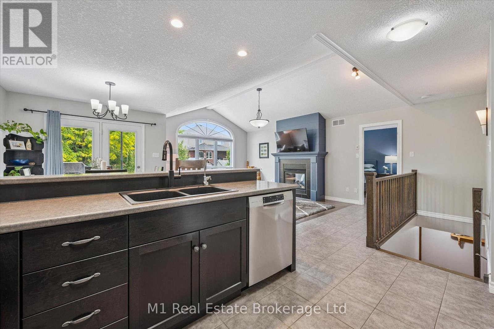 79 Spencer Drive, Centre Wellington, Ontario  N0B 1S0 - Photo 11 - X12349460
