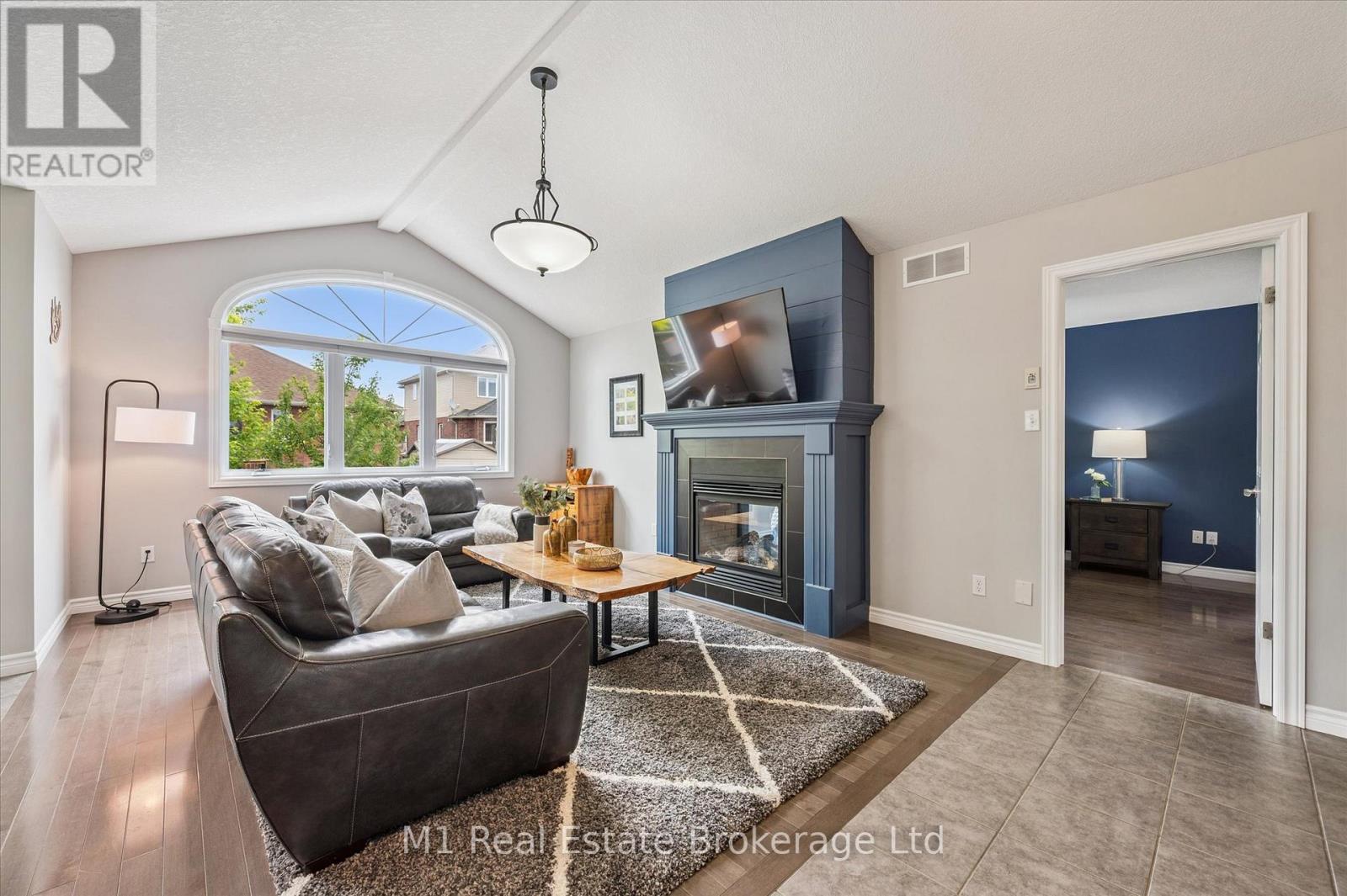 79 Spencer Drive, Centre Wellington, Ontario  N0B 1S0 - Photo 5 - X12349460