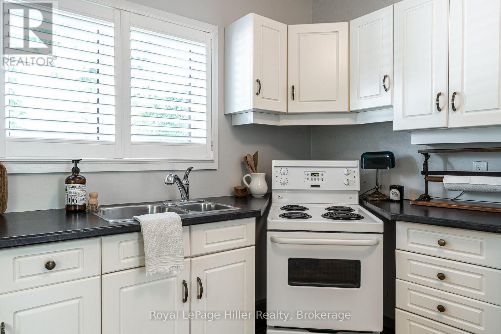 23 Grant Street, Stratford, Ontario  N5A 1L5 - Photo 23 - X12349717