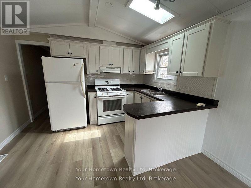 483 Spruce Street, Centre Wellington, Ontario  N1M 2W5 - Photo 14 - X12351526