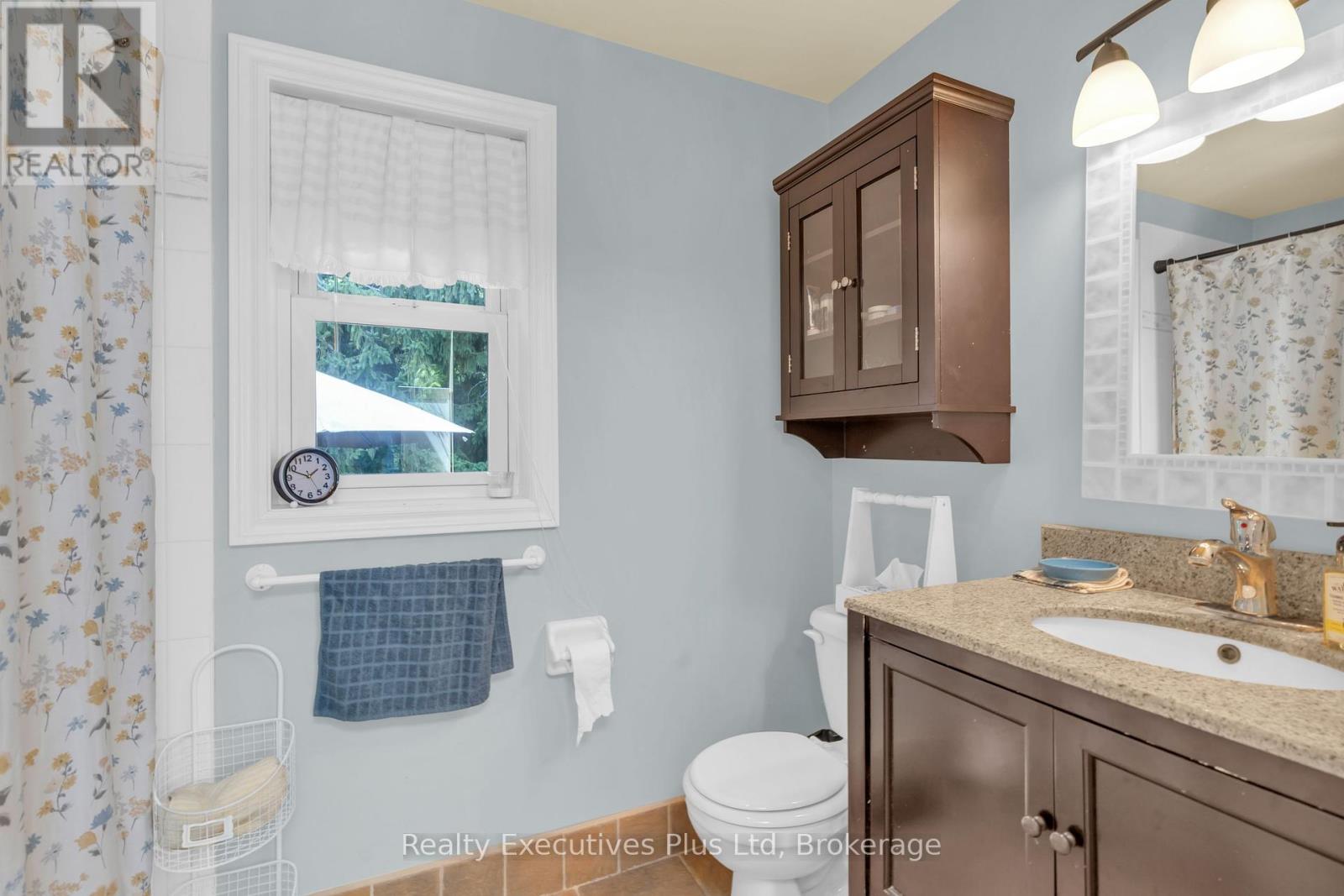 4 Glenhill Place, Guelph, Ontario  N1E 4G7 - Photo 31 - X12351790