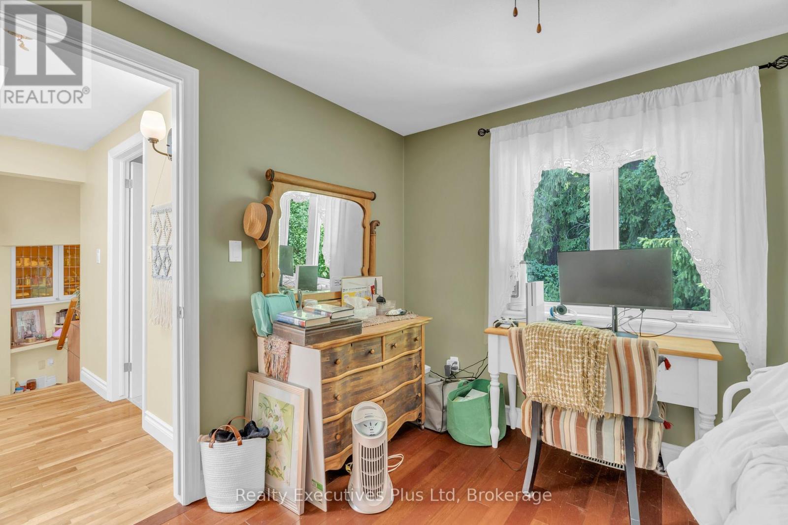 4 Glenhill Place, Guelph, Ontario  N1E 4G7 - Photo 33 - X12351790