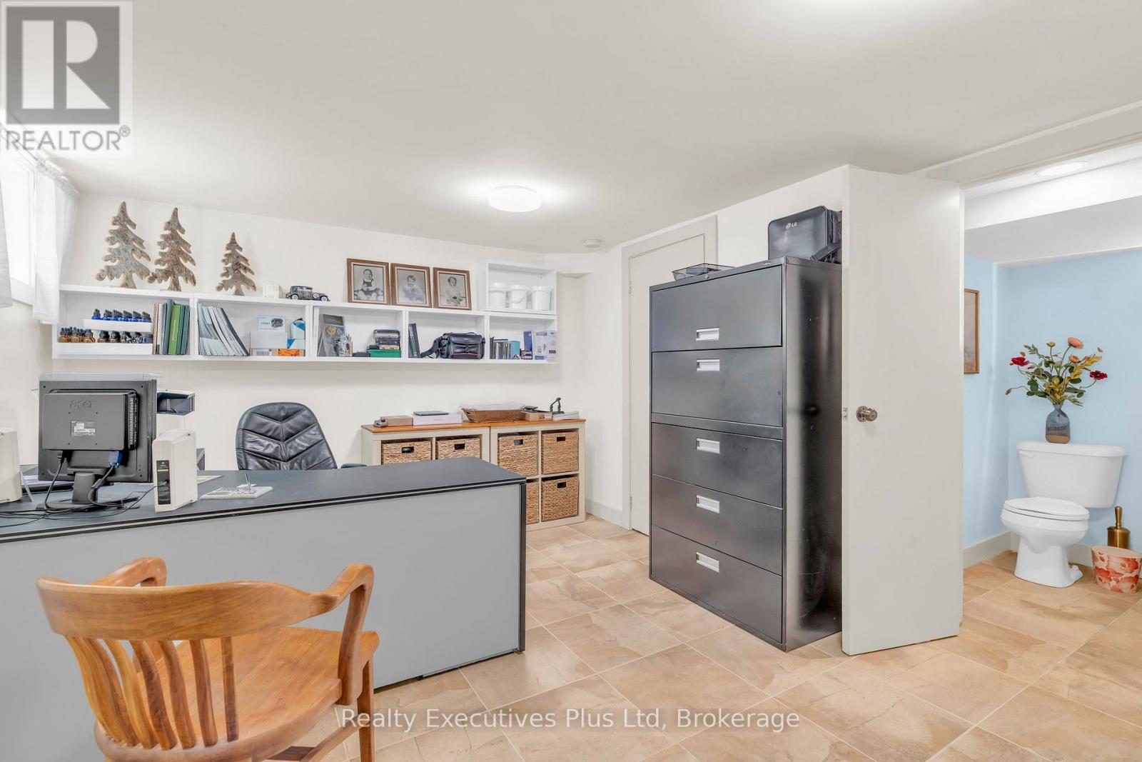 4 Glenhill Place, Guelph, Ontario  N1E 4G7 - Photo 36 - X12351790