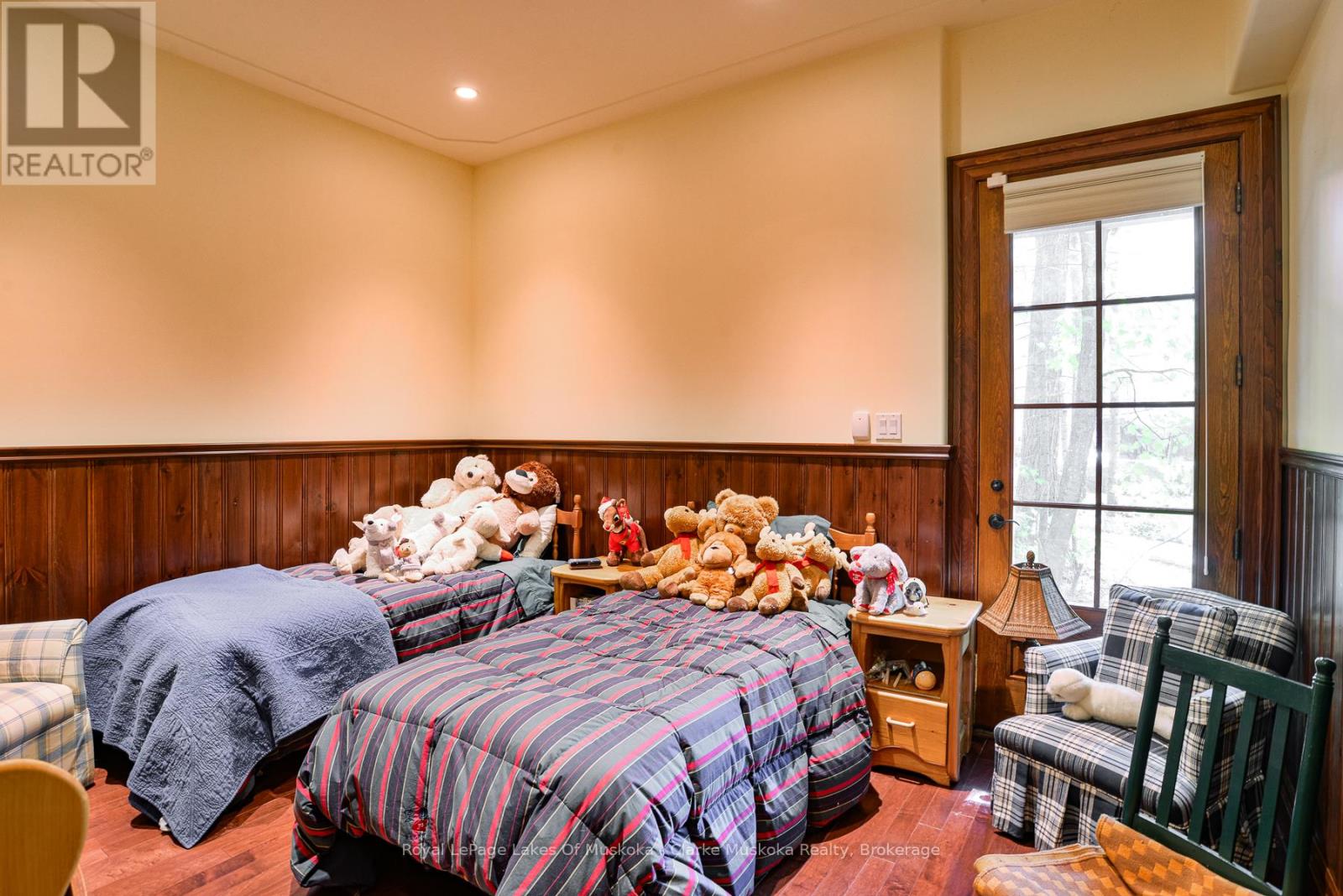 45 Estate Drive, Muskoka Lakes, Ontario  P0B 1J0 - Photo 19 - X12352498