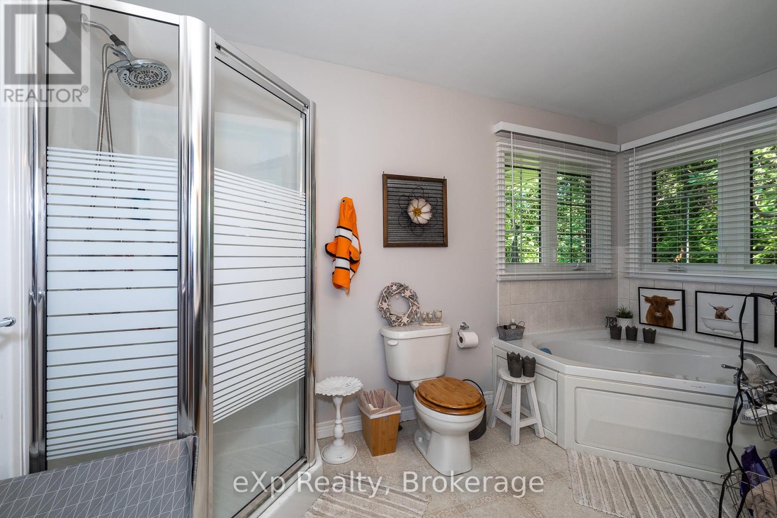 126 Wilson Drive, Georgian Bluffs, Ontario  N0H 2T0 - Photo 23 - X12352782