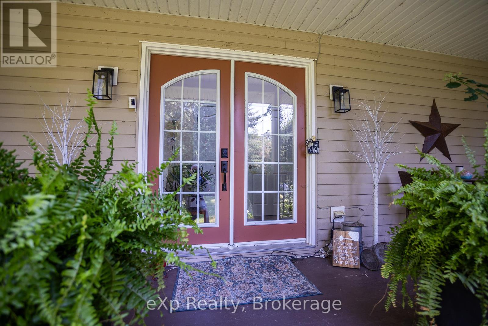 126 Wilson Drive, Georgian Bluffs, Ontario  N0H 2T0 - Photo 3 - X12352782