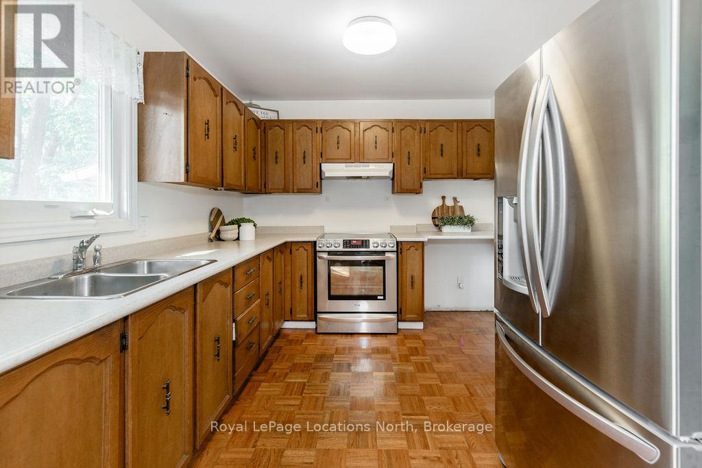 86 Antigua Drive, Wasaga Beach, Ontario  L9Z 2S2 - Photo 8 - S12353000