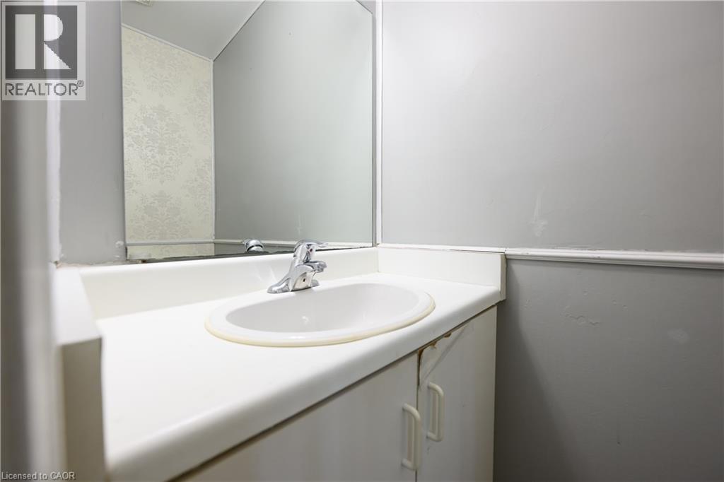 51 Caroga Court Unit# 27, Hamilton, Ontario  L9C 7C2 - Photo 25 - 40761677