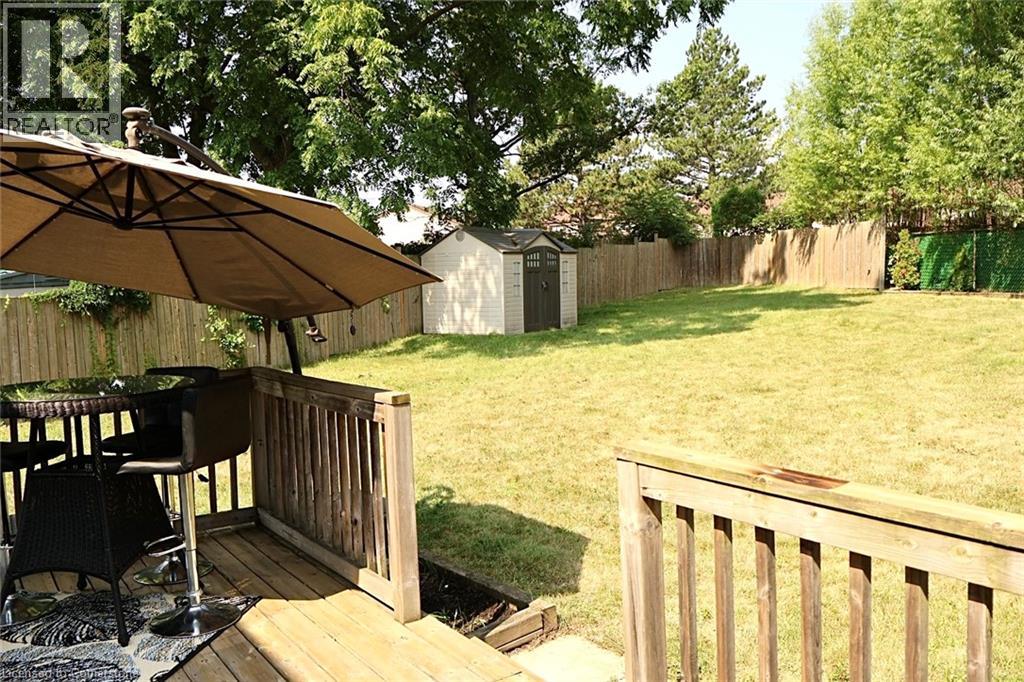 9 Duncairn Court, Hamilton, Ontario  L9C 6G2 - Photo 5 - 40761206