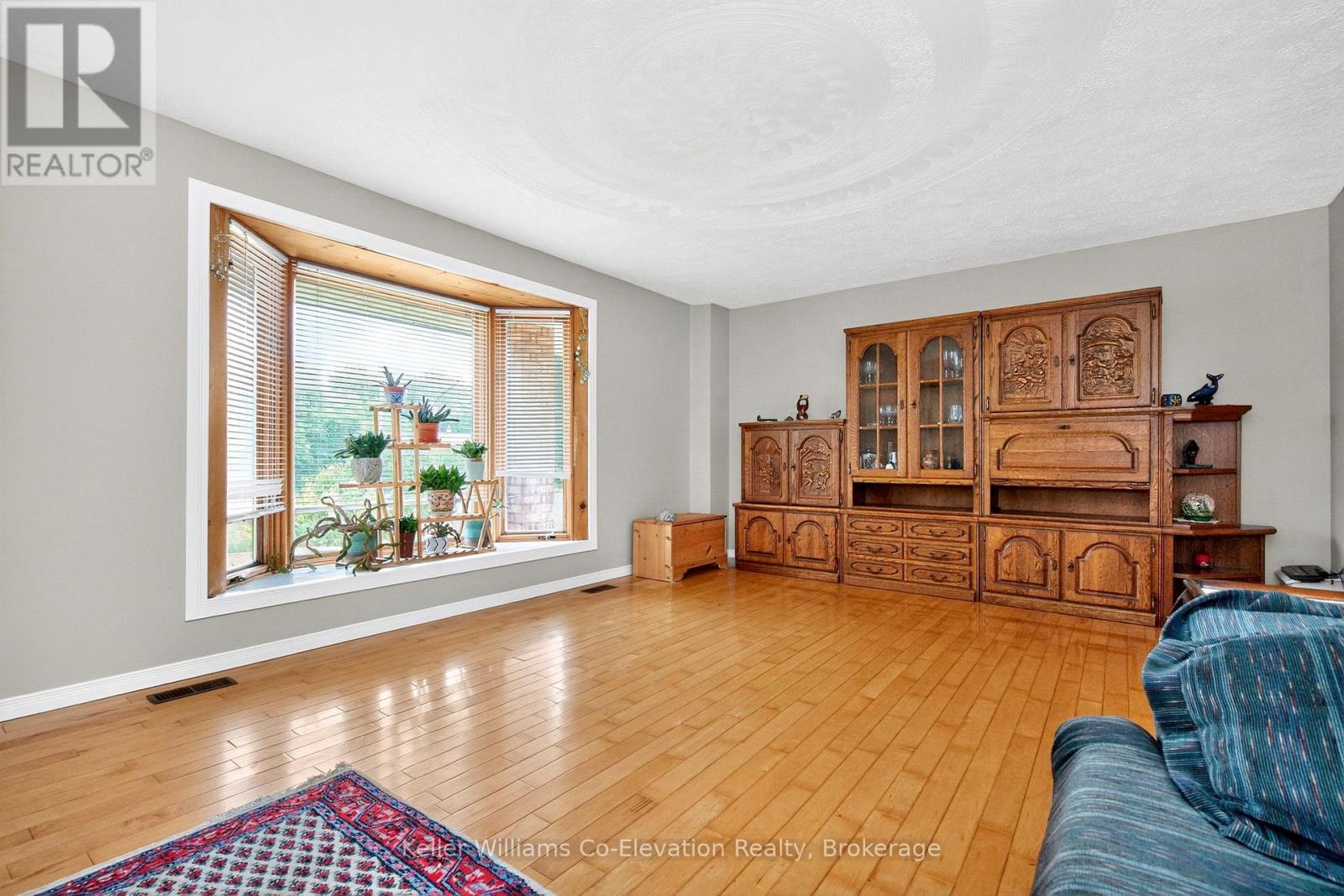 62 George Street E, Clearview, Ontario  L0M 1G0 - Photo 3 - S12353198