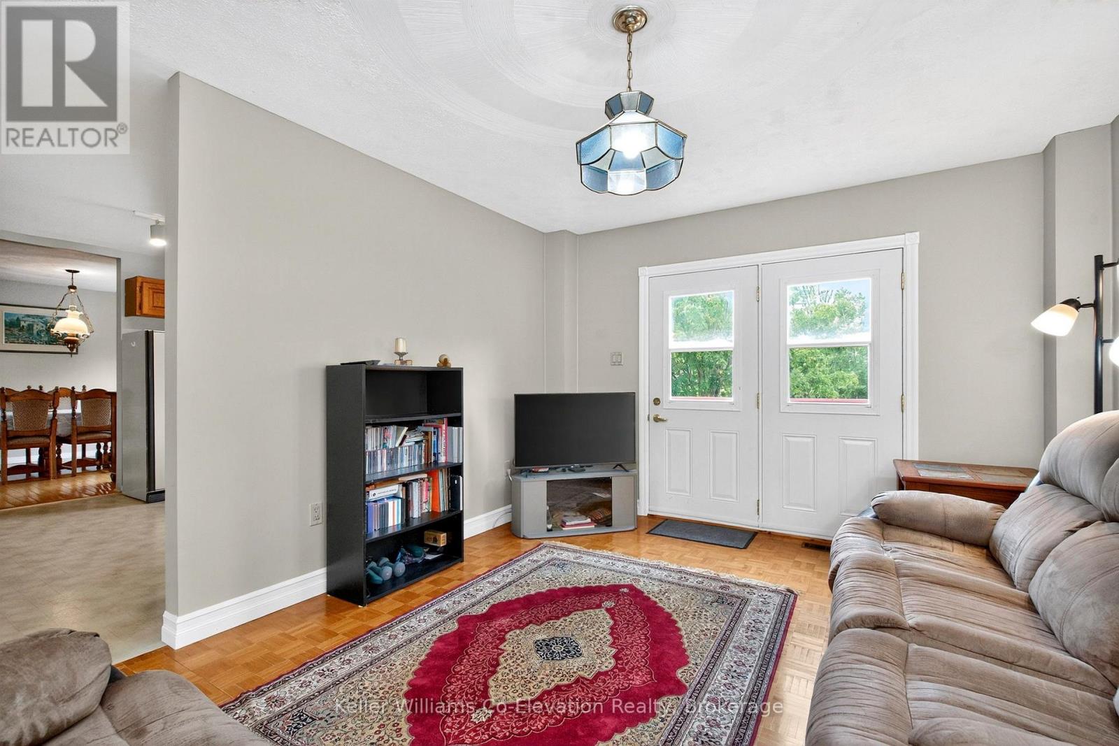 62 George Street E, Clearview, Ontario  L0M 1G0 - Photo 9 - S12353198