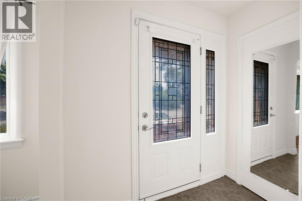 272 Upper Paradise Road Unit# A, Hamilton, Ontario  L9C 5C2 - Photo 4 - 40761431