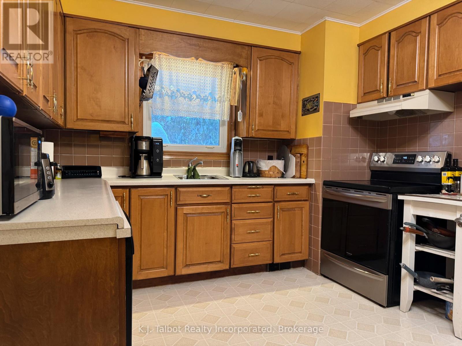 50 Mary Street N, Central Huron, Ontario  N0M 1L0 - Photo 9 - X12353840