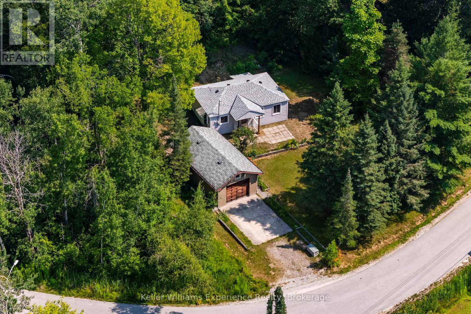 180&184 Silver Birch Crescent, Tay, Ontario  L0K 1R0 - Photo 2 - S12354197