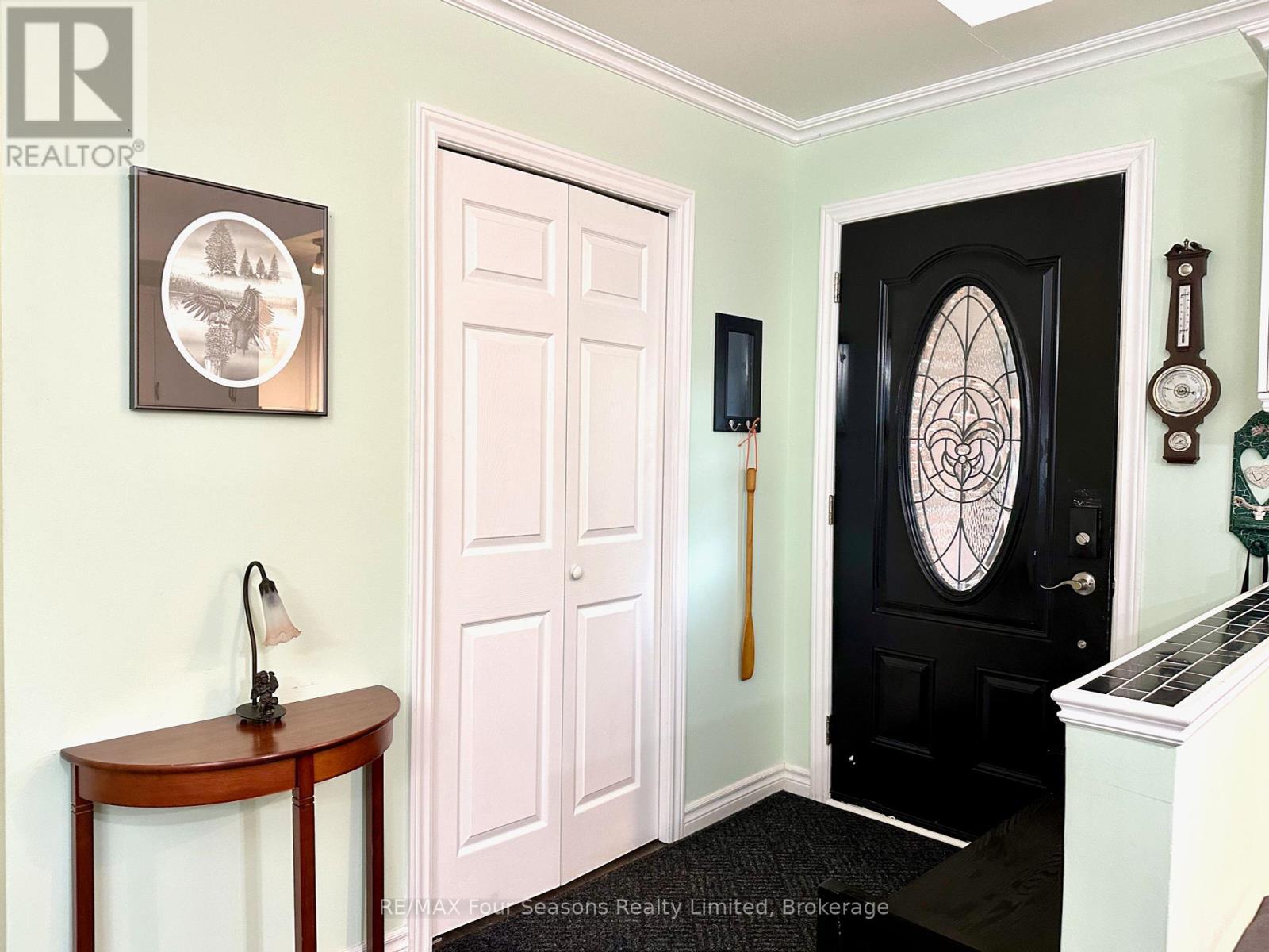 225 Christopher Street, Clearview, Ontario  L0M 1S0 - Photo 17 - S12354209