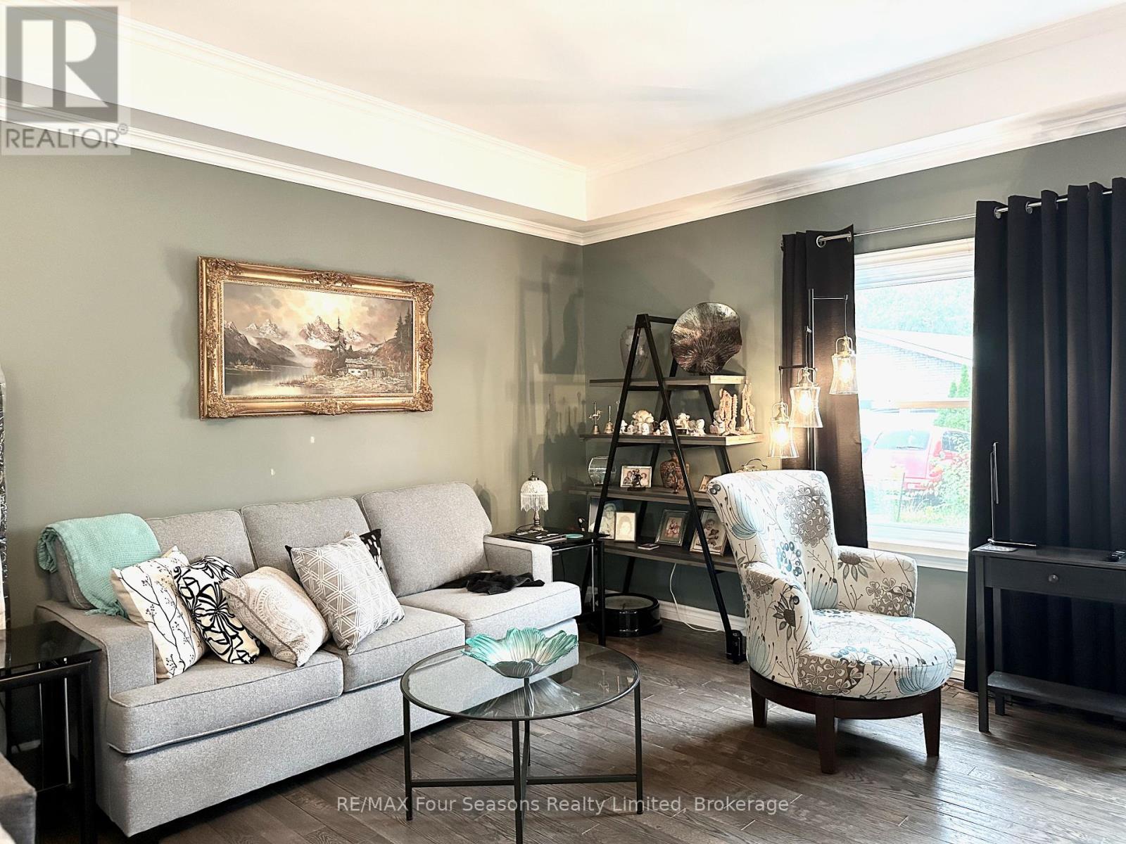 225 Christopher Street, Clearview, Ontario  L0M 1S0 - Photo 21 - S12354209