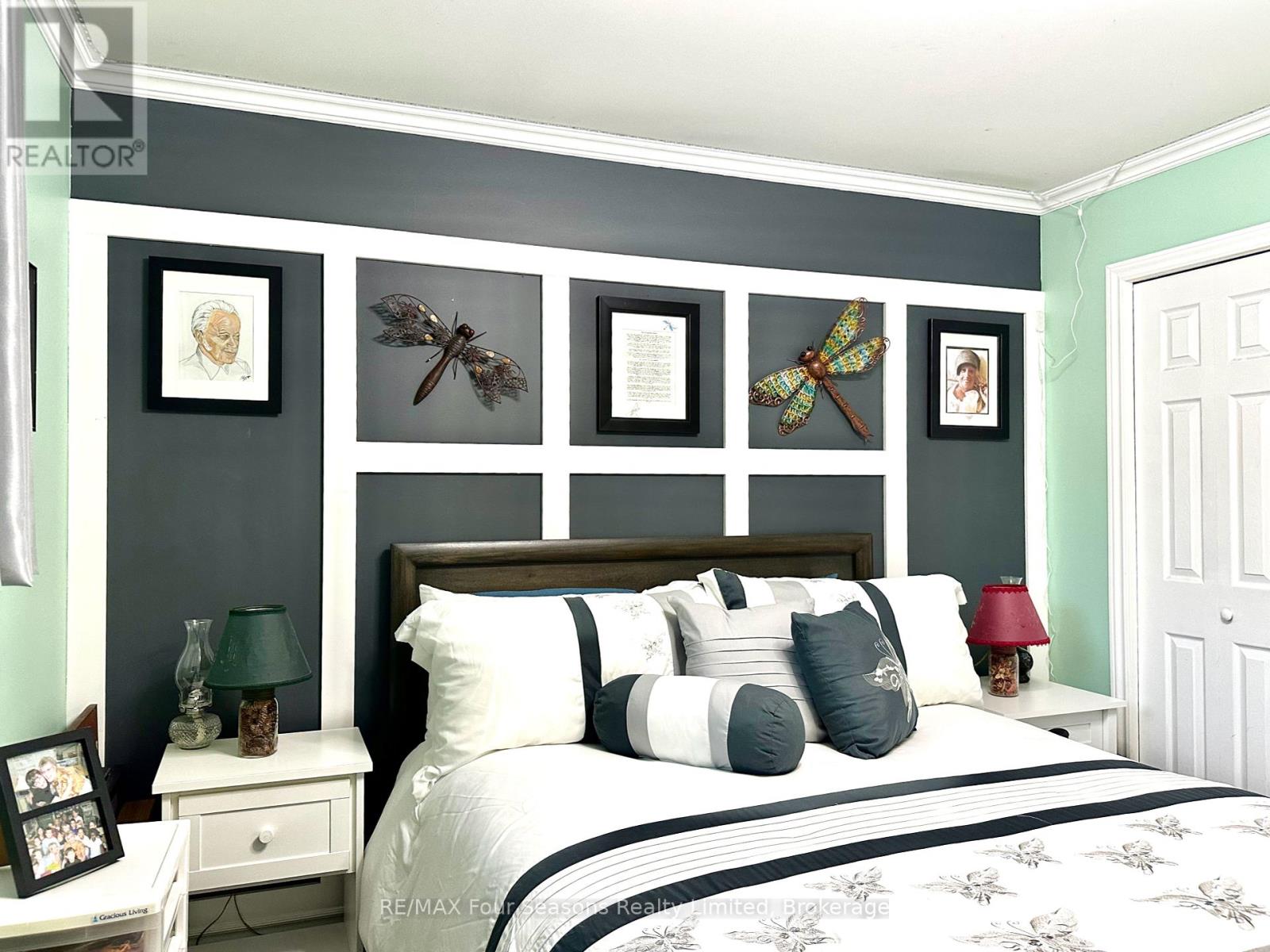 225 Christopher Street, Clearview, Ontario  L0M 1S0 - Photo 33 - S12354209