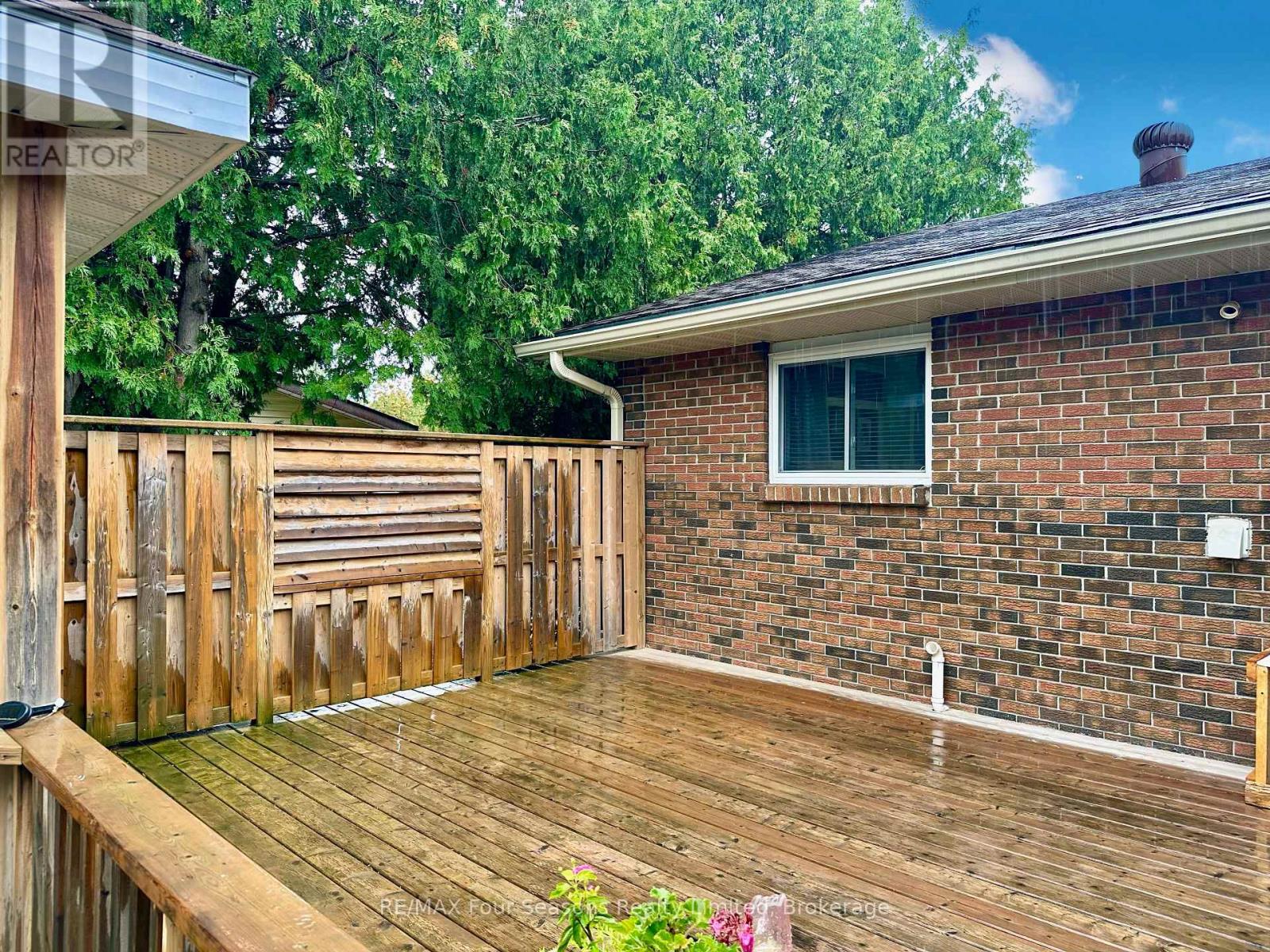 225 Christopher Street, Clearview, Ontario  L0M 1S0 - Photo 38 - S12354209