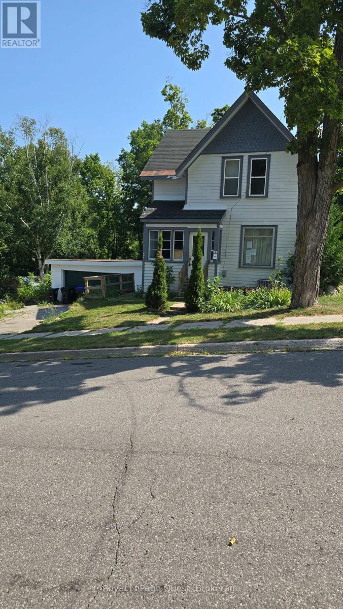 699 Quebec Street, Midland, Ontario  L4R 1E3 - Photo 1 - S12354295