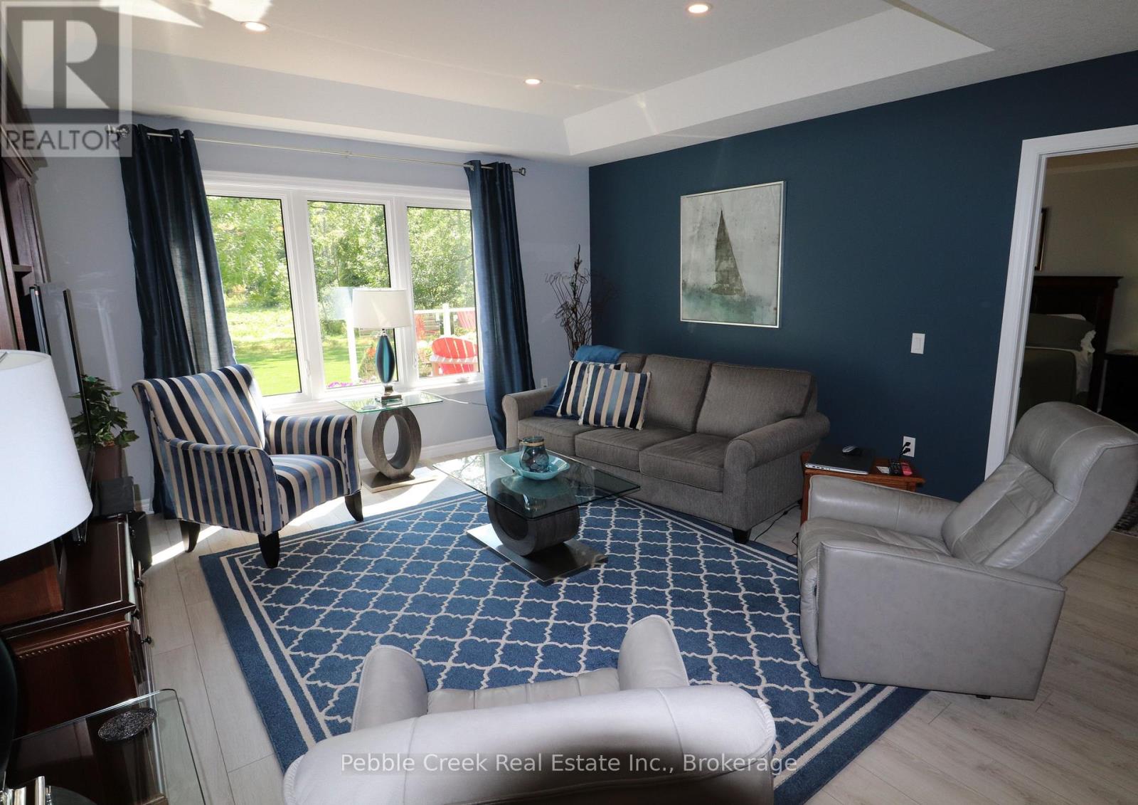 61 Lake Breeze Drive, Ashfield-Colborne-Wawanosh, Ontario  N7A 0B8 - Photo 11 - X12355019