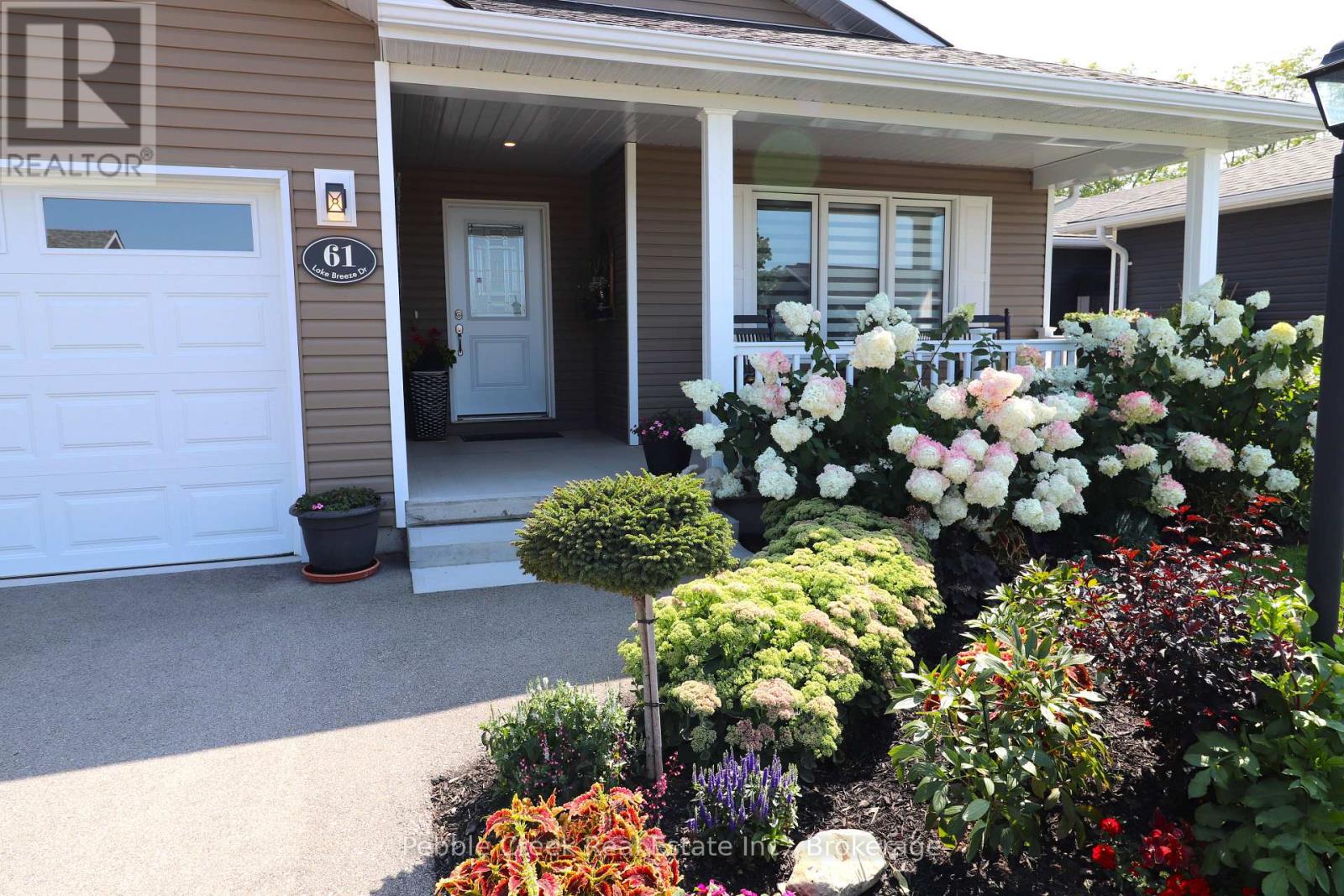 61 Lake Breeze Drive, Ashfield-Colborne-Wawanosh, Ontario  N7A 0B8 - Photo 2 - X12355019
