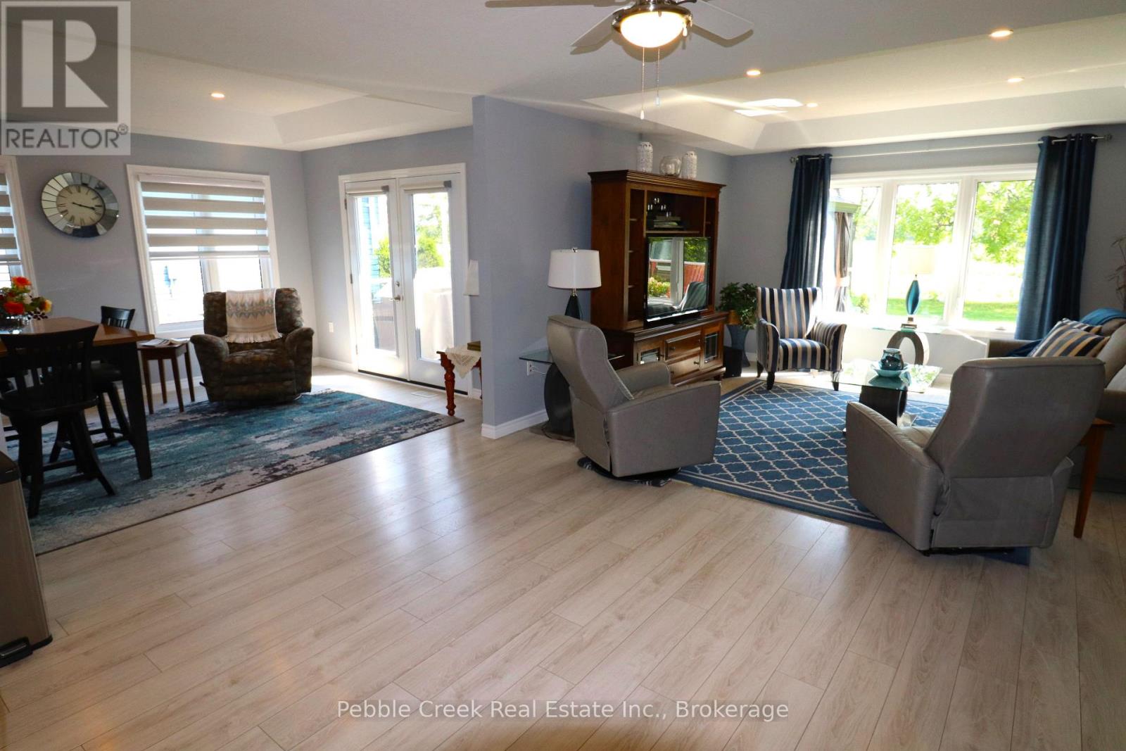 61 Lake Breeze Drive, Ashfield-Colborne-Wawanosh, Ontario  N7A 0B8 - Photo 9 - X12355019