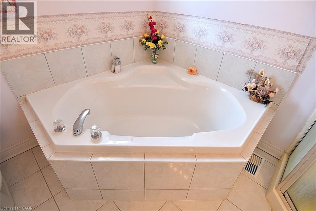 13 Chianti Crescent, Stoney Creek, Ontario  L8E 5W1 - Photo 24 - 40762210