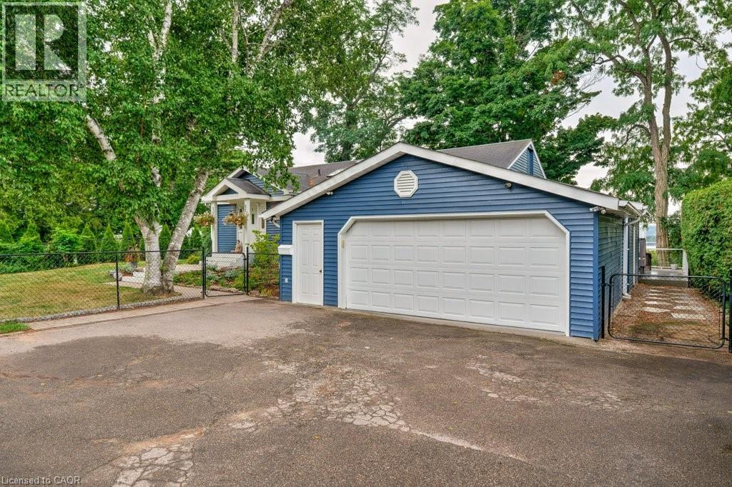 636 West Oval Drive, Burlington, Ontario  L7T 1B9 - Photo 2 - 40762233