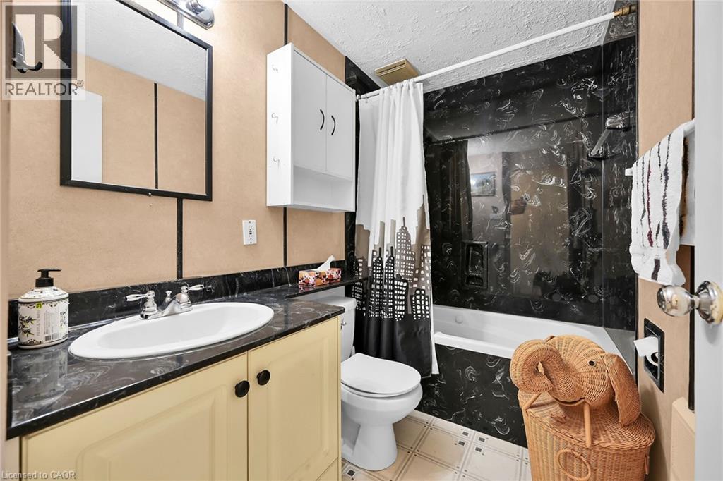 25 Britten Close Unit# A11, Hamilton, Ontario  L9C 4J8 - Photo 23 - 40762098