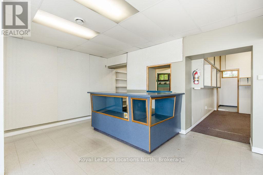 1325 2nd Avenue E, Owen Sound, Ontario  N4K 2J5 - Photo 13 - X12356749