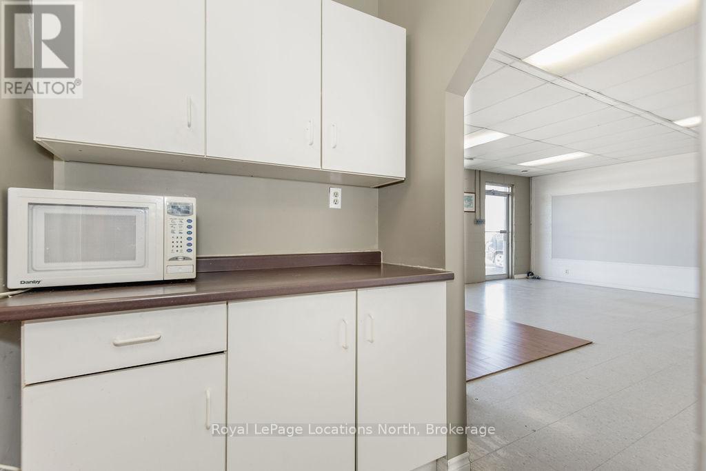 1325 2nd Avenue E, Owen Sound, Ontario  N4K 2J5 - Photo 16 - X12356749