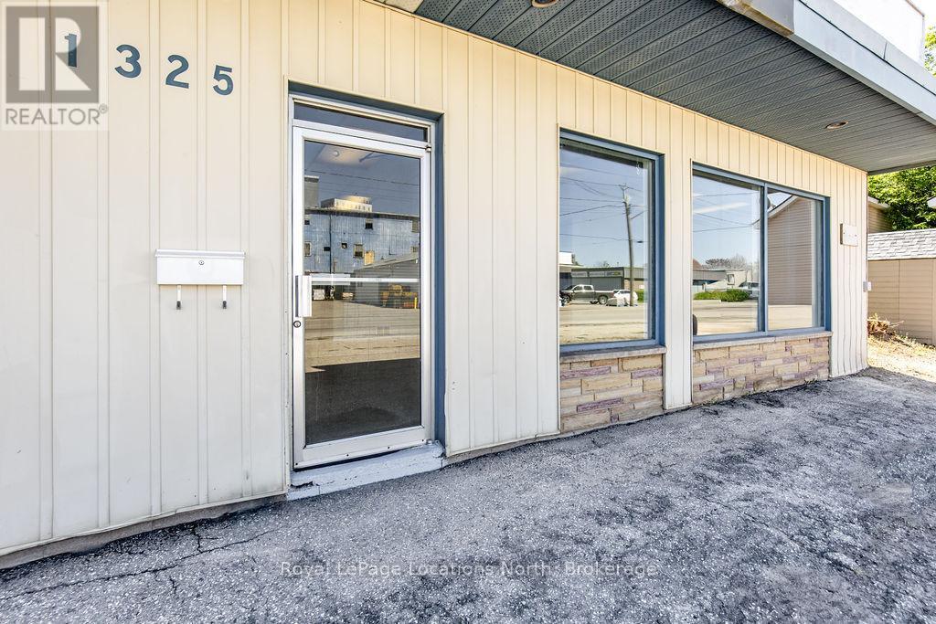 1325 2nd Avenue E, Owen Sound, Ontario  N4K 2J5 - Photo 4 - X12356749