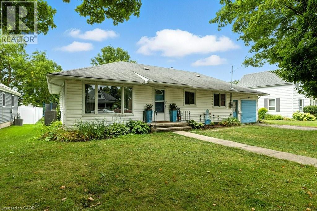 208 King Street, Atwood, Ontario  N0G 1B0 - Photo 1 - 40762306