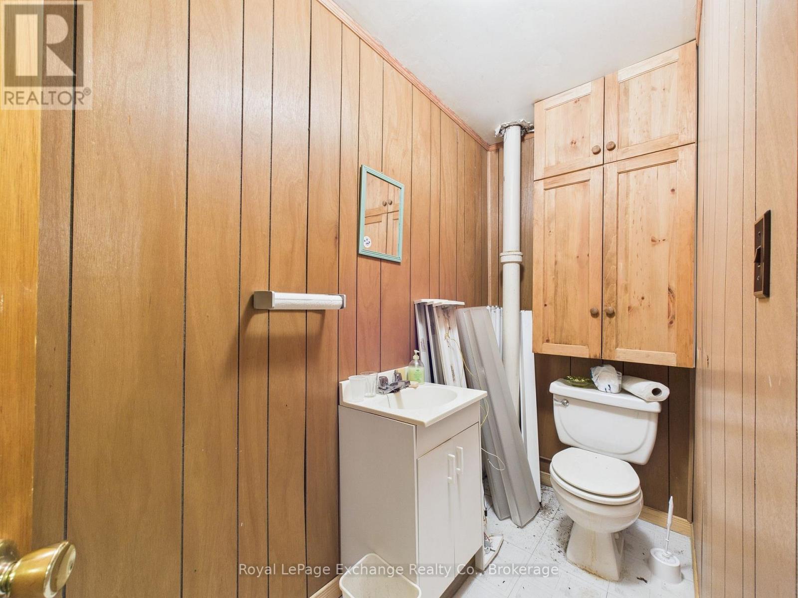 241 Centre Street, North Huron, Ontario  N0G 2W0 - Photo 16 - X12357086