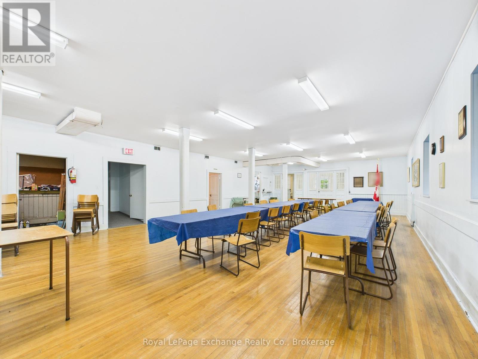 241 Centre Street, North Huron, Ontario  N0G 2W0 - Photo 9 - X12357086