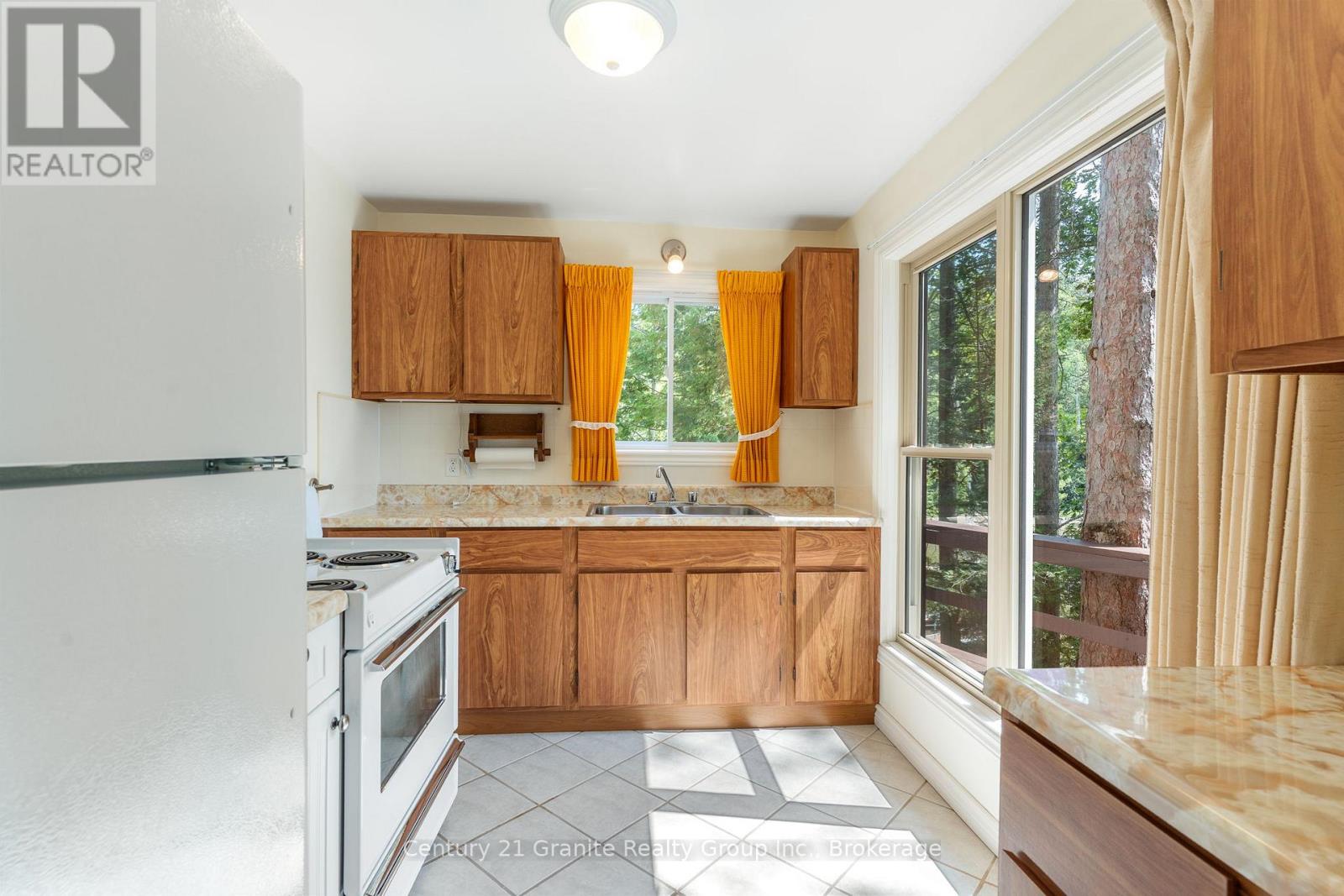 1031 Statesman Drive, Minden Hills, Ontario  K0M 2K0 - Photo 26 - X12357532