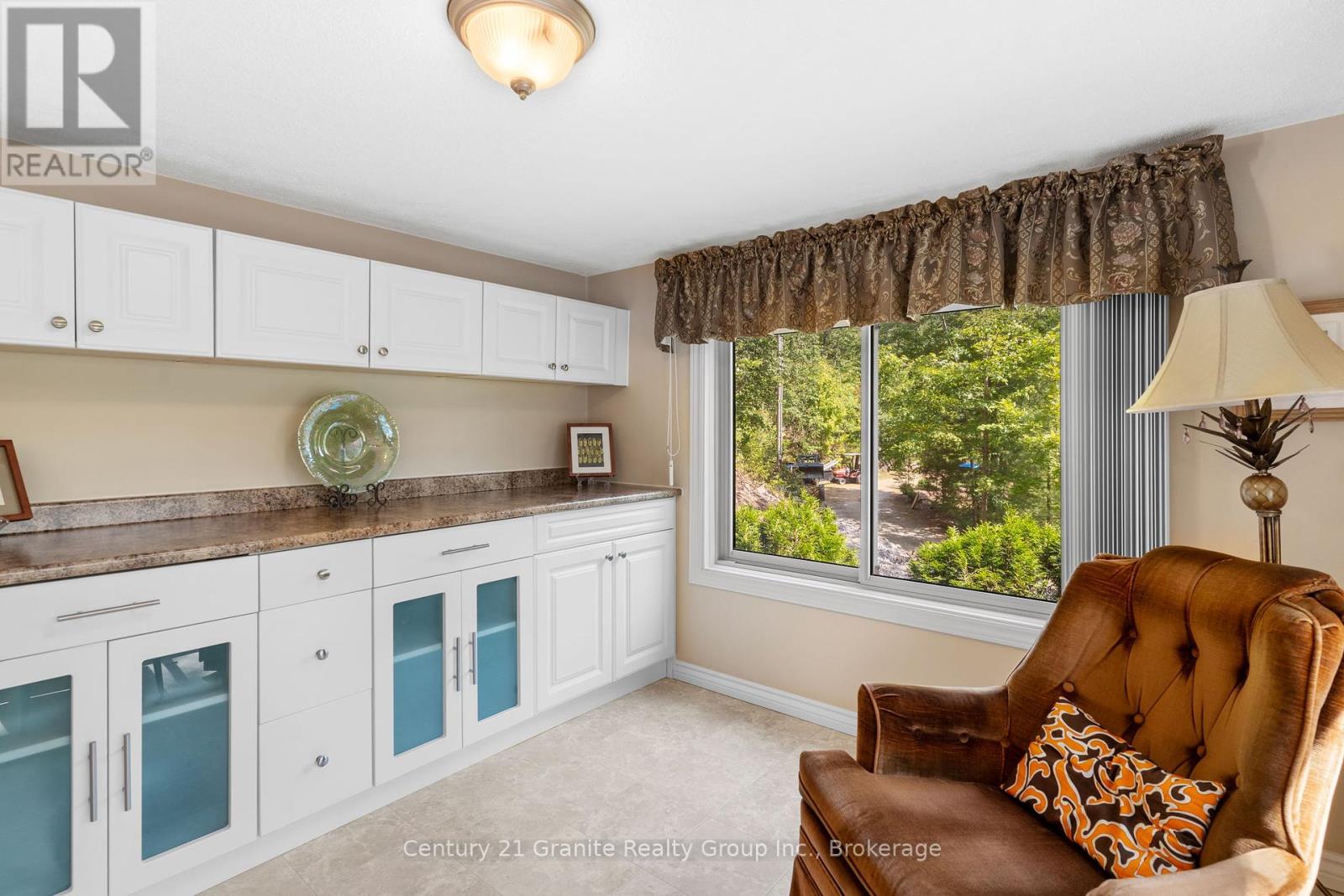 1031 Statesman Drive, Minden Hills, Ontario  K0M 2K0 - Photo 8 - X12357532