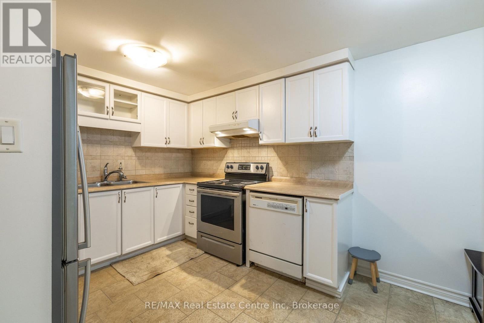 74 - 129 Victoria Road N, Guelph, Ontario  N1E 6V4 - Photo 8 - X12357862