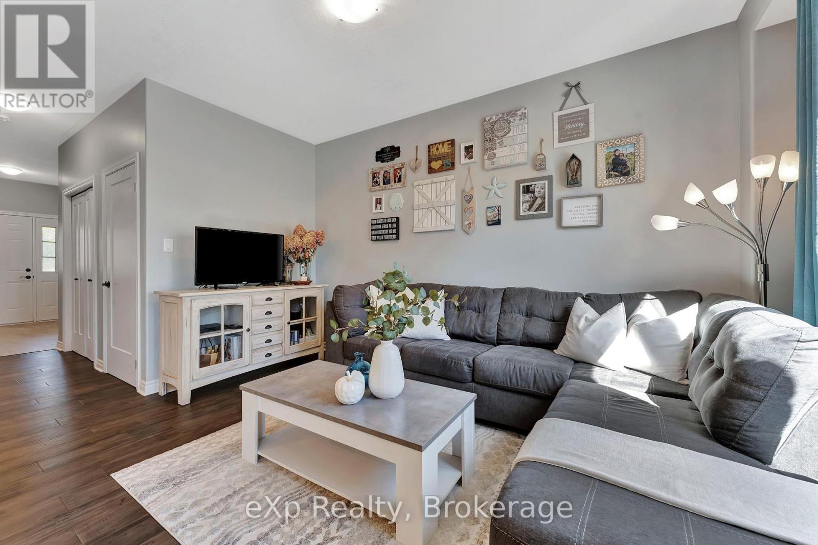 D2 - 12 Brantwood Park Road, Brantford, Ontario  N3P 1G2 - Photo 6 - X12358581