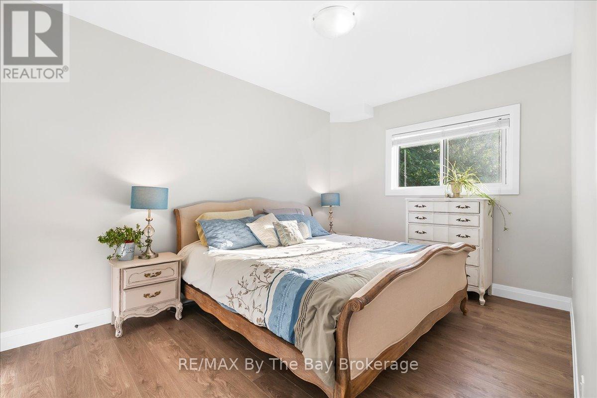 146 Mary Street, Clearview, Ontario  L0M 1G0 - Photo 31 - S12358694