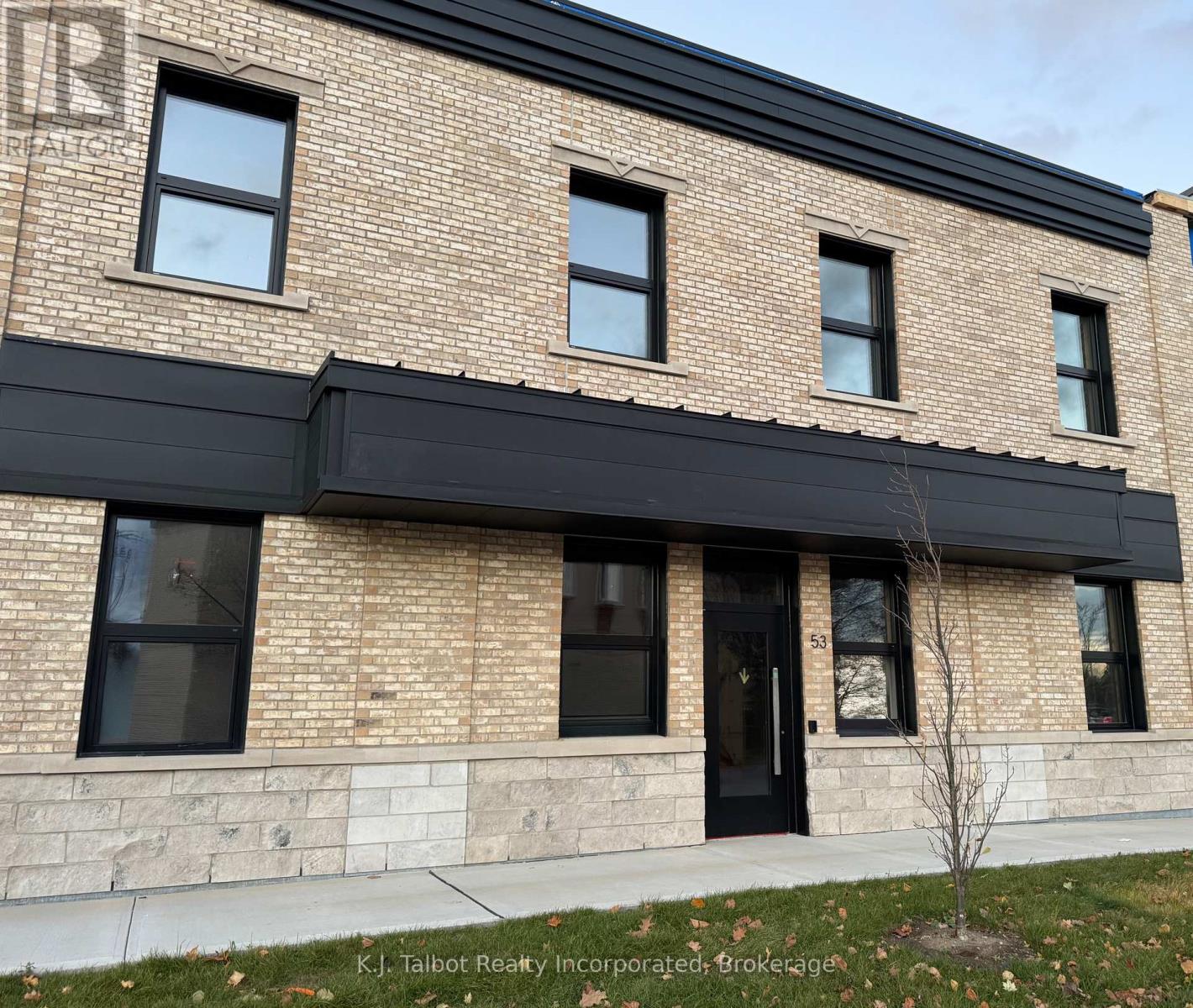 51 Kingston Street, Goderich, Ontario  N7A 3K2 - Photo 2 - X12359993