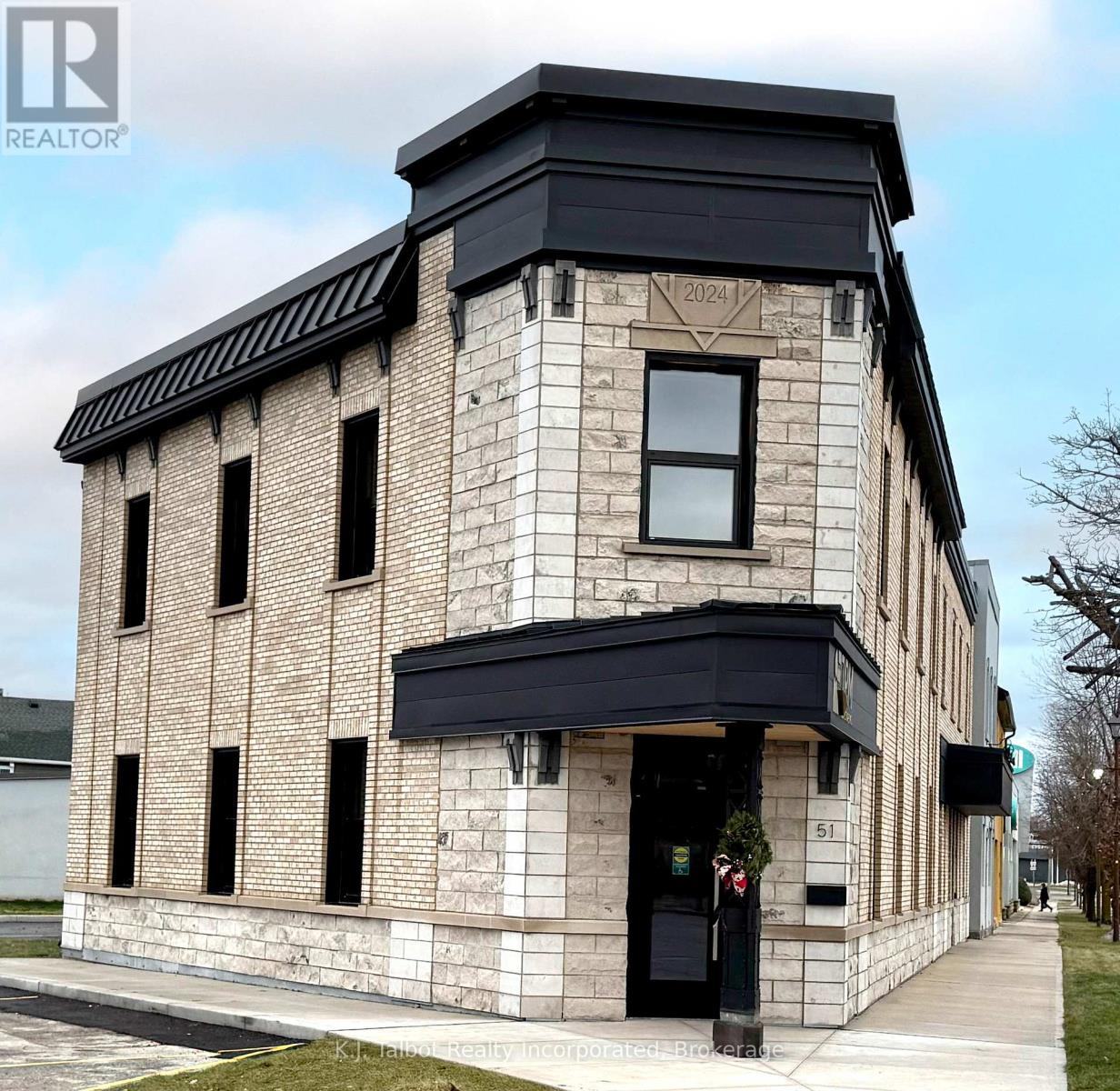 51 Kingston Street, Goderich, Ontario  N7A 3K2 - Photo 3 - X12359993