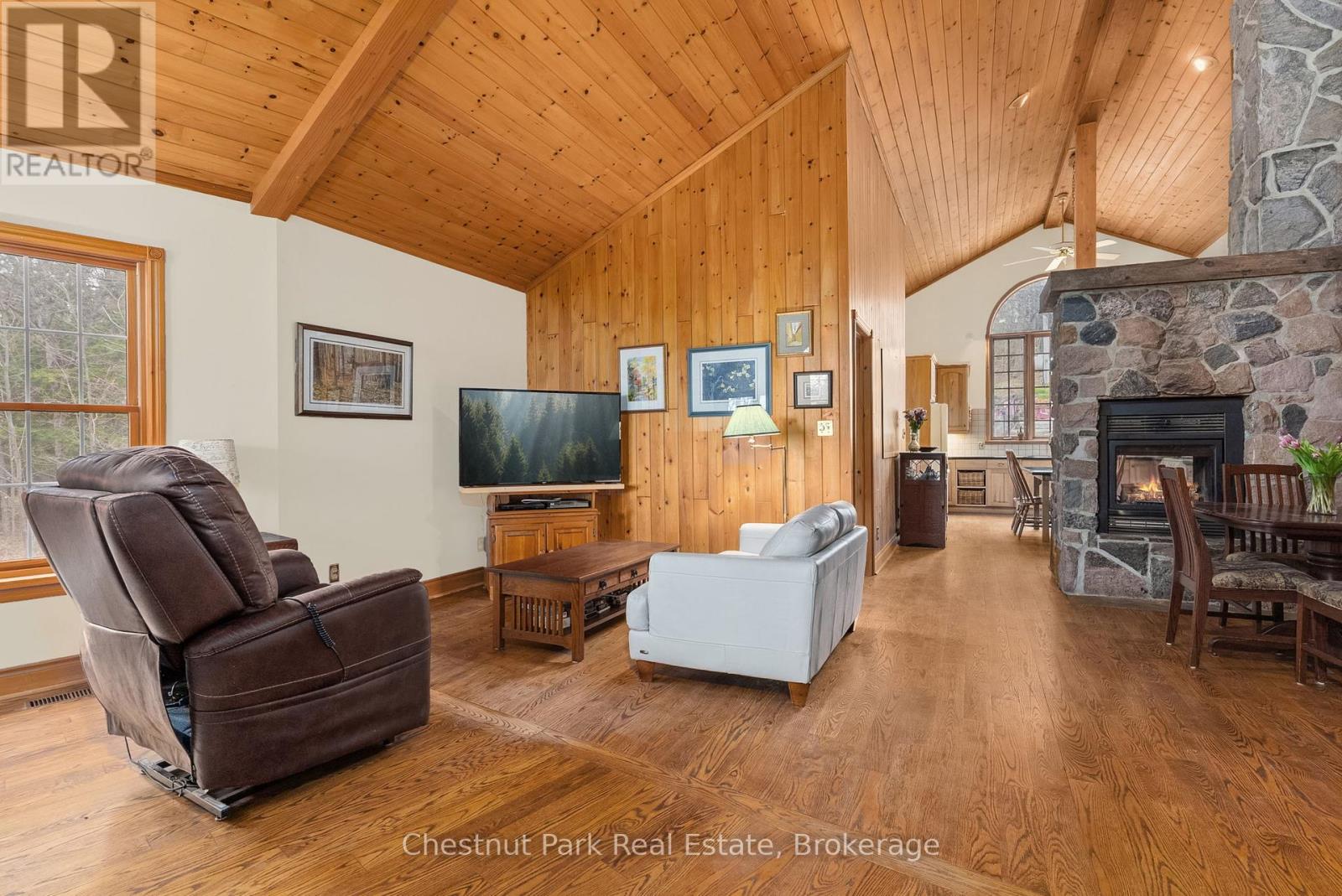 1143 Leonard Lake 1 Road, Muskoka Lakes, Ontario  P1L 2G7 - Photo 12 - X12360159