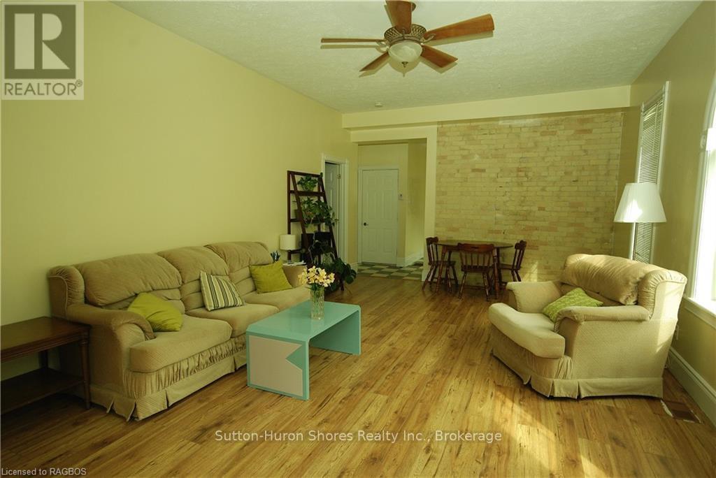 412 Goderich Street, Saugeen Shores, Ontario  N0H 2C1 - Photo 17 - X12360771