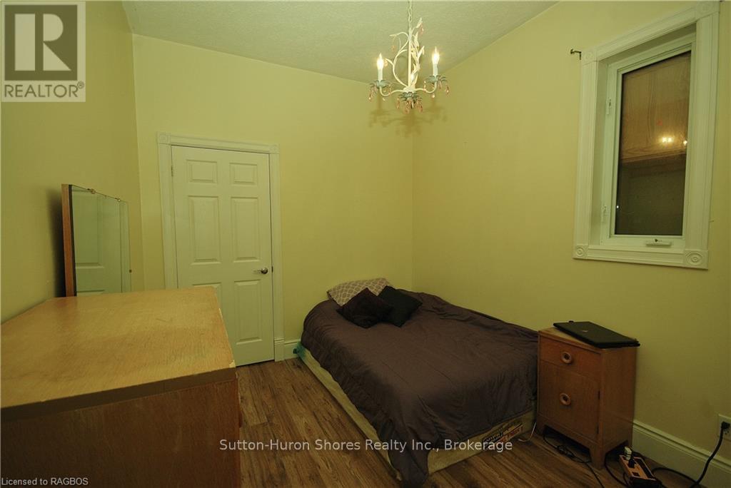 412 Goderich Street, Saugeen Shores, Ontario  N0H 2C1 - Photo 21 - X12360771