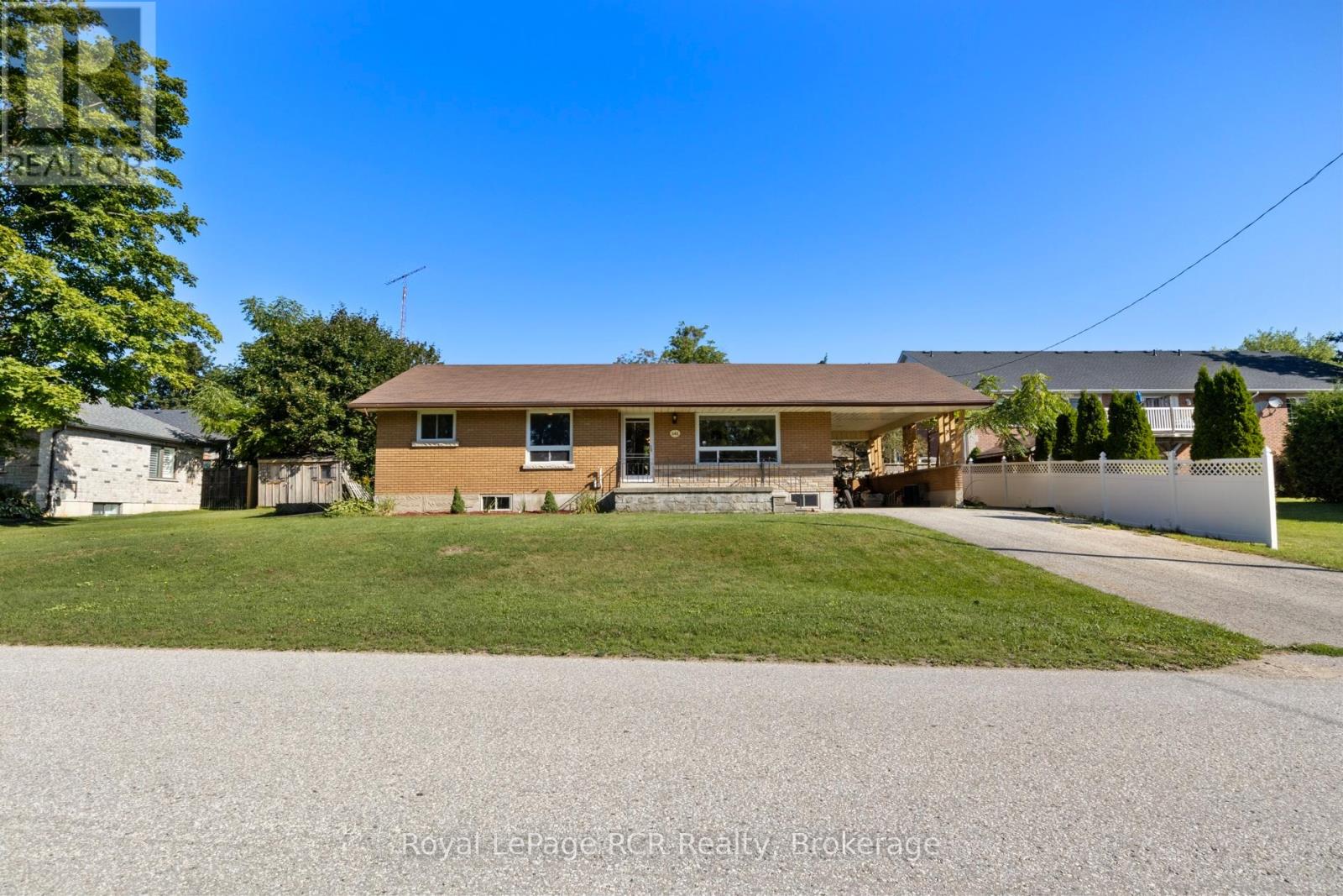 141 North Water Street W, Wellington North, Ontario  N0G 2L3 - Photo 3 - X12361420