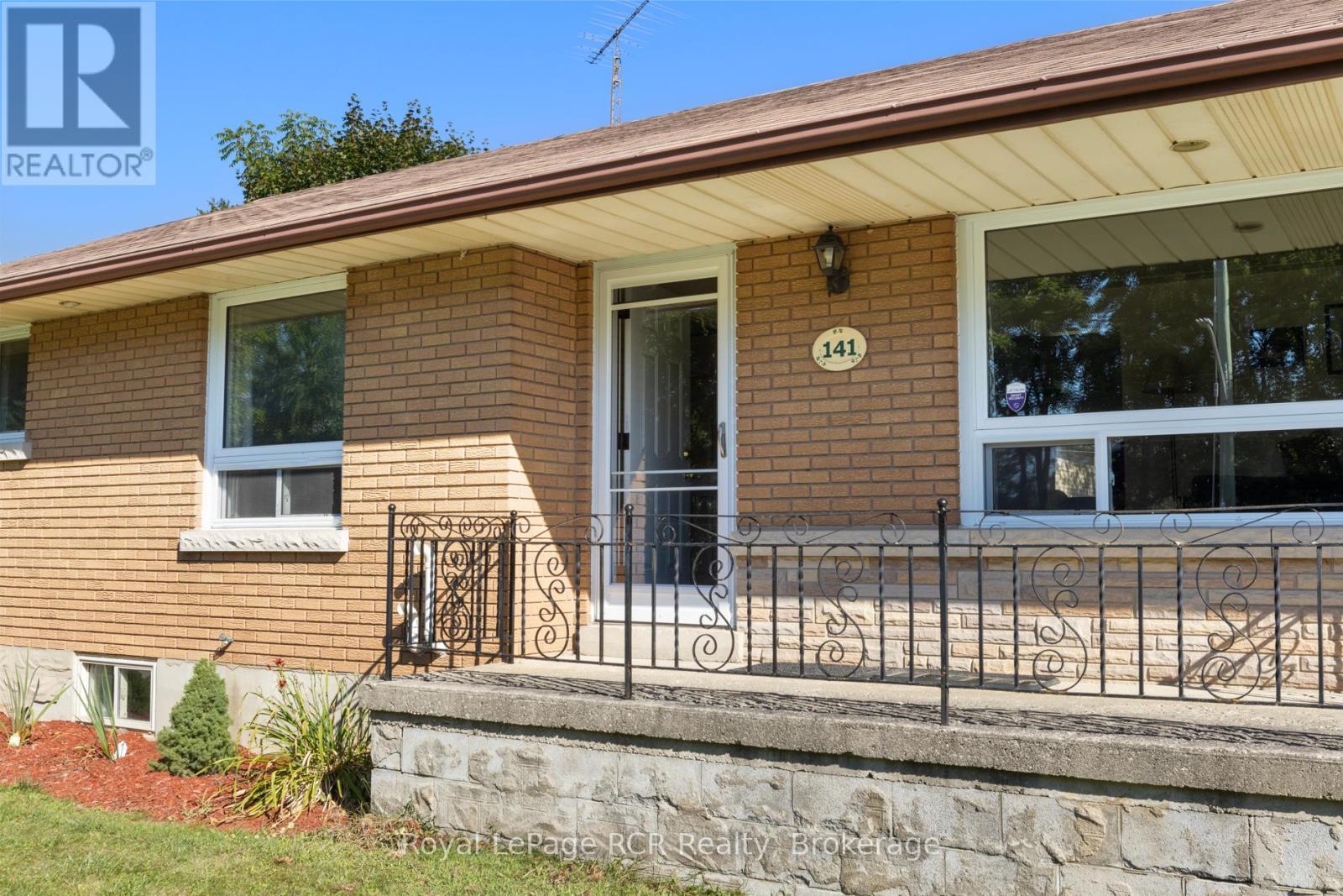 141 North Water Street W, Wellington North, Ontario  N0G 2L3 - Photo 7 - X12361420