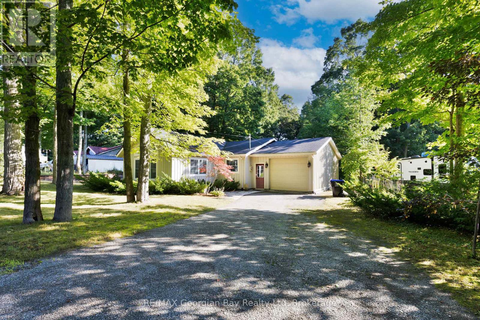 133 Timcourt Drive, Tiny, Ontario  L9M 0B9 - Photo 1 - S12362036