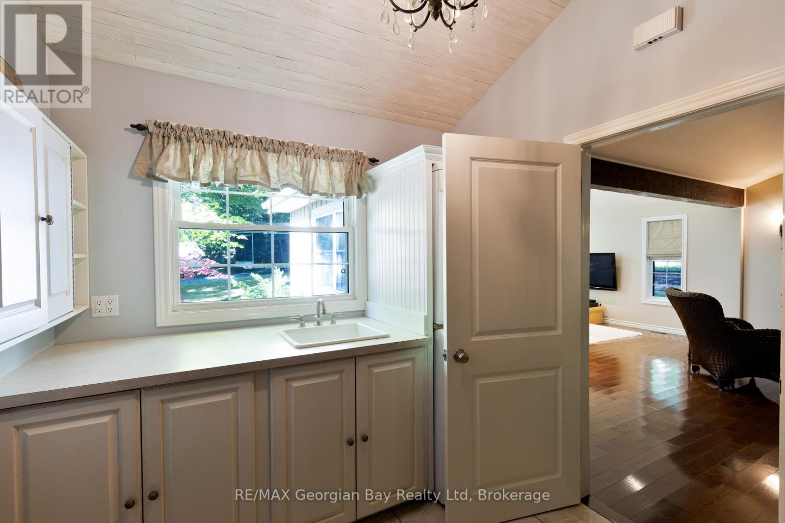 133 Timcourt Drive, Tiny, Ontario  L9M 0B9 - Photo 4 - S12362036